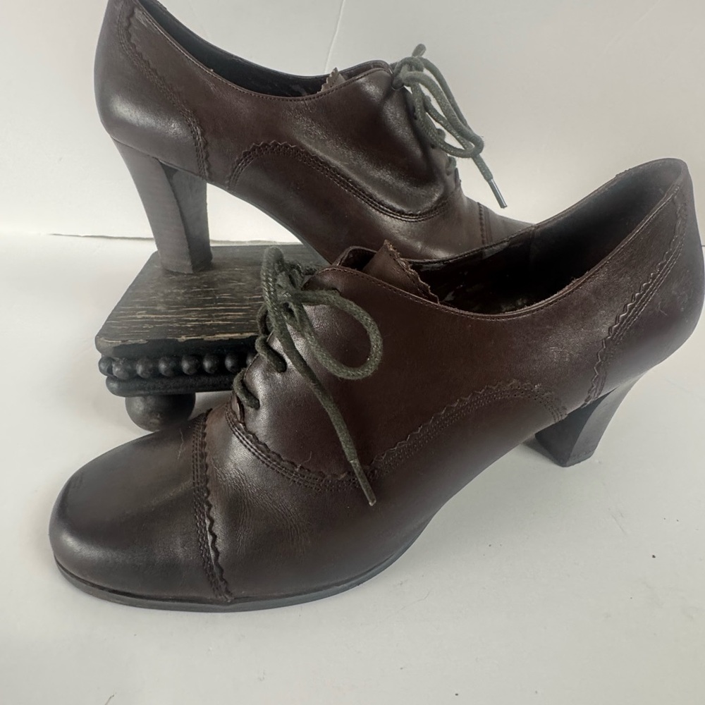 Franco Sarto Leather Oxford Heels Women's 8.5 Brown Lace Up Career Office Shoes